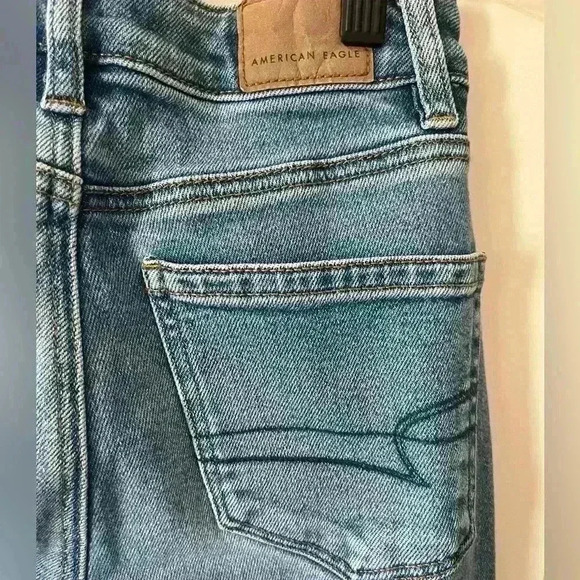 (EUC) American Eagle Medium Wash Jeans Size 00 - Picture 6 of 9